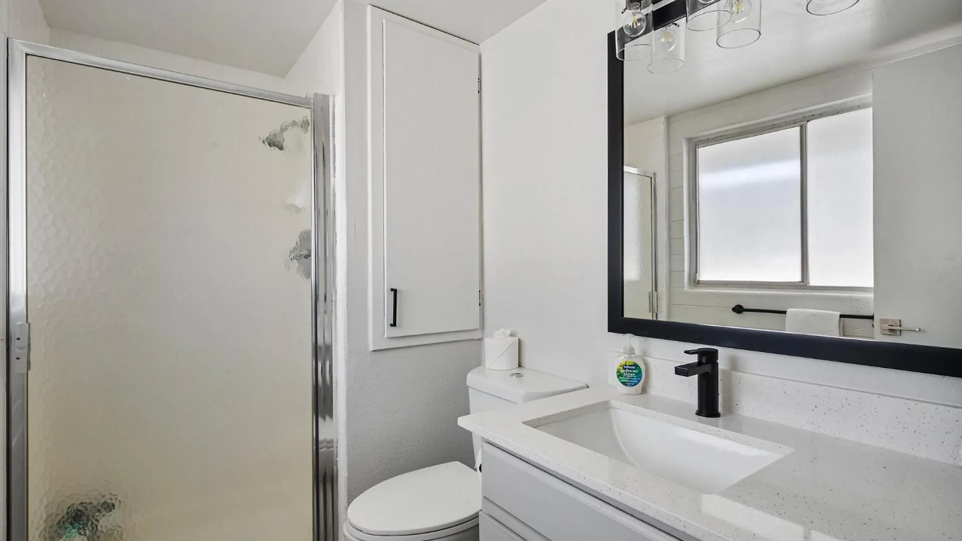 Chic & Modern 2B2B Suite In Scottsdale