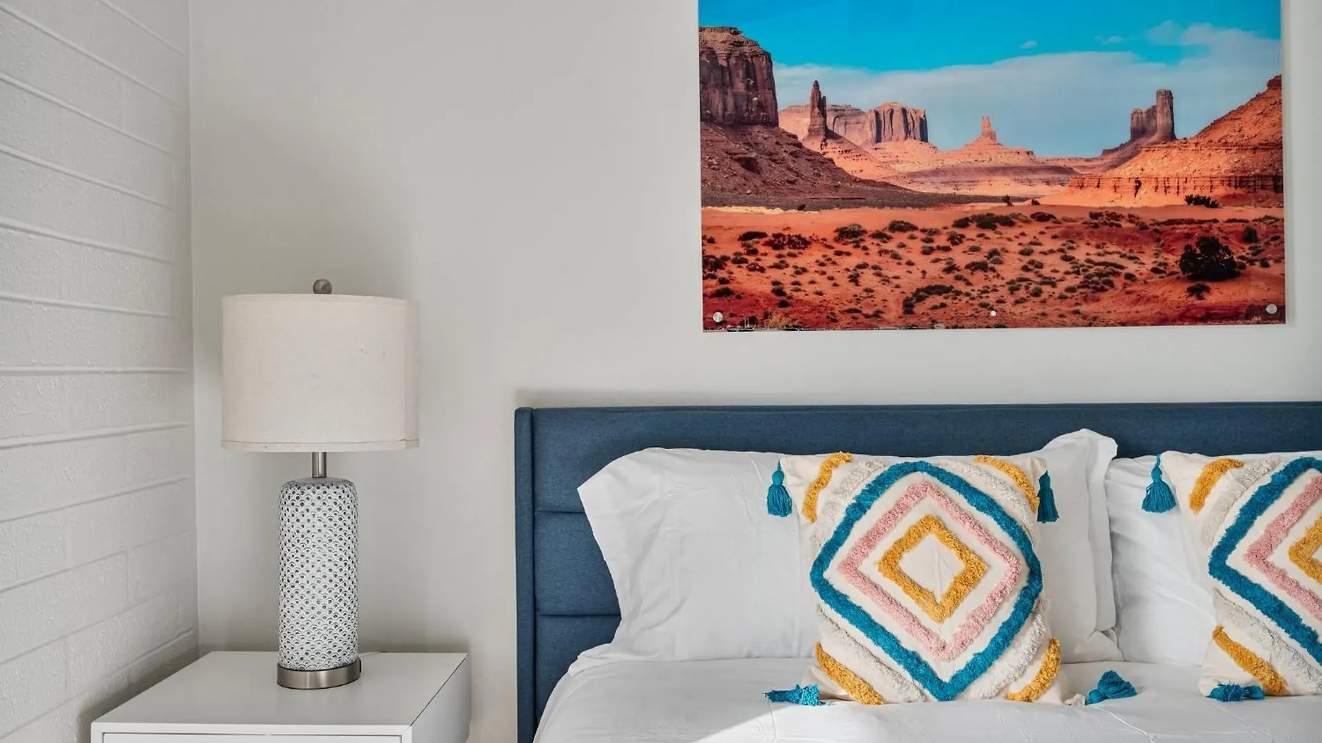 Chic & Modern 2B2B Suite In Scottsdale