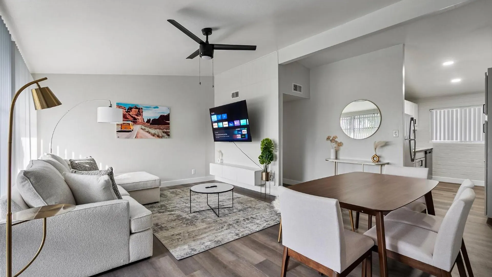 Chic & Modern 2B2B Suite In Scottsdale